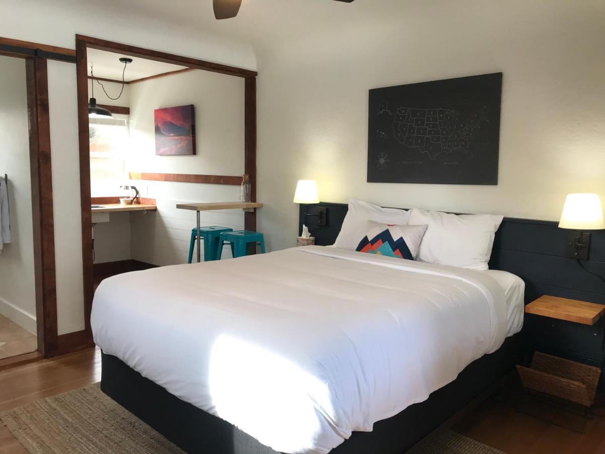 Left Coast Lodge - Pet Friendly Sisters Exterior foto